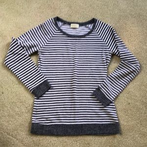 Ladies Med Bobbie Brooks gray/white tunic! EUC